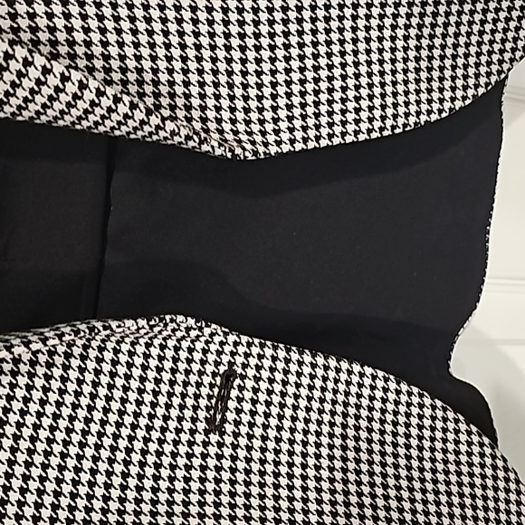 Women's Blazer - Picture 3 of 6